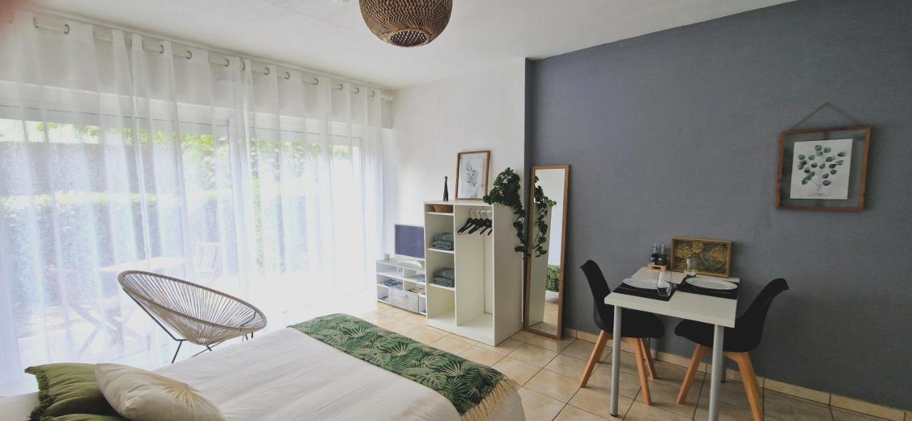 Apartamento A Mi-Chemin Vannes Exterior foto